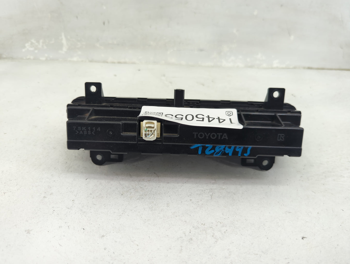 2017-2019 Toyota Corolla Climate Control Module Temperature AC/Heater Replacement P/N:55900-02A30 114-2089 D Fits OEM Used A