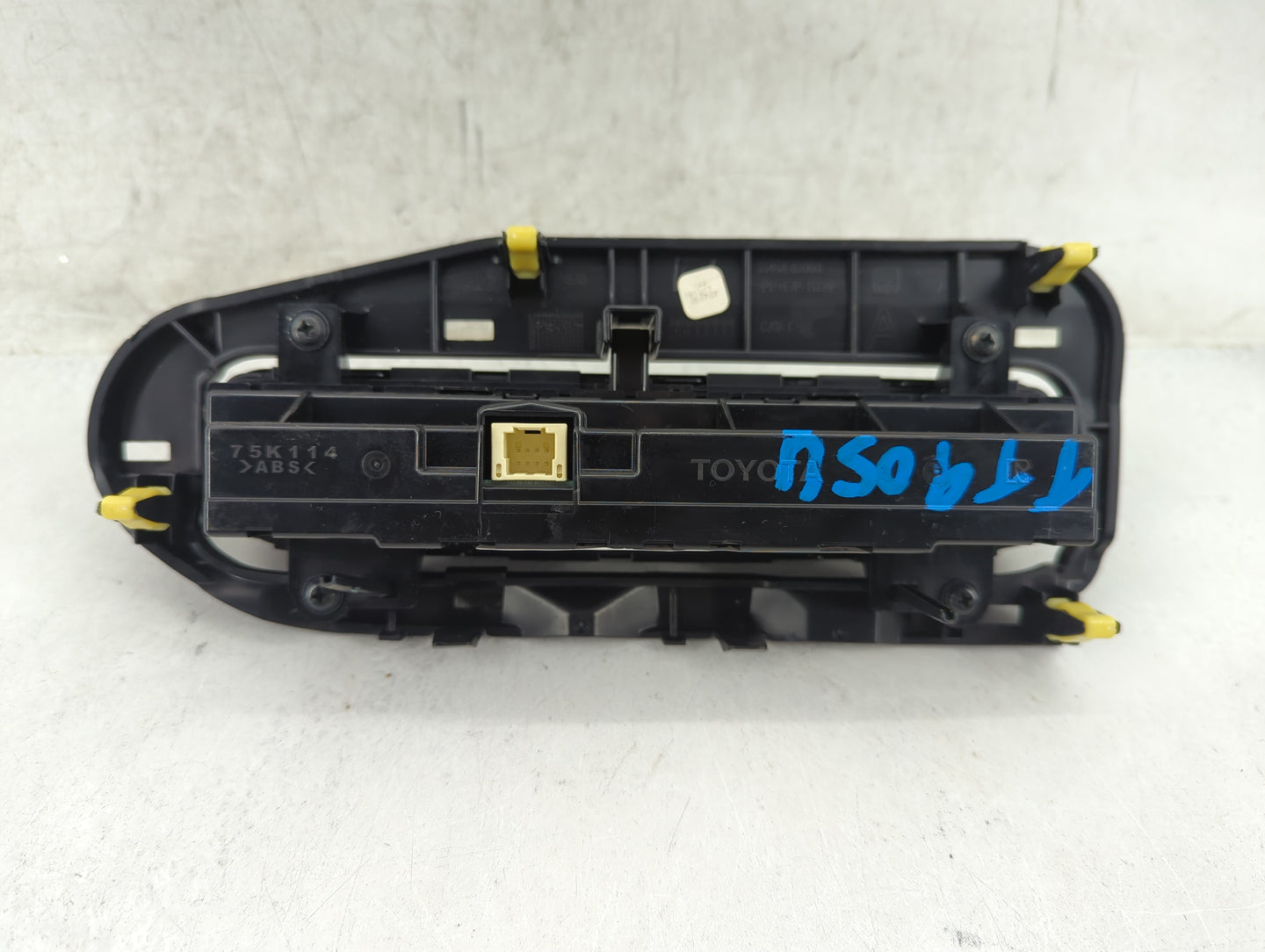 2017-2019 Toyota Corolla Climate Control Module Temperature AC/Heater Replacement P/N:55468-02060 Fits Fits 2017 2018 2019 O