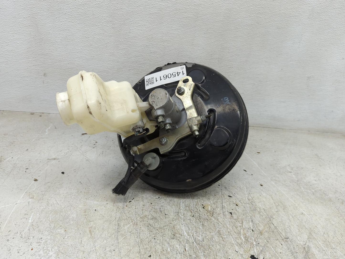 2018 Toyota Corolla Power Brake Booster Oem - Oemusedautoparts1.com