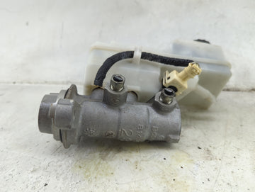 Toyota Corolla Brake Master Cylinder 1492146