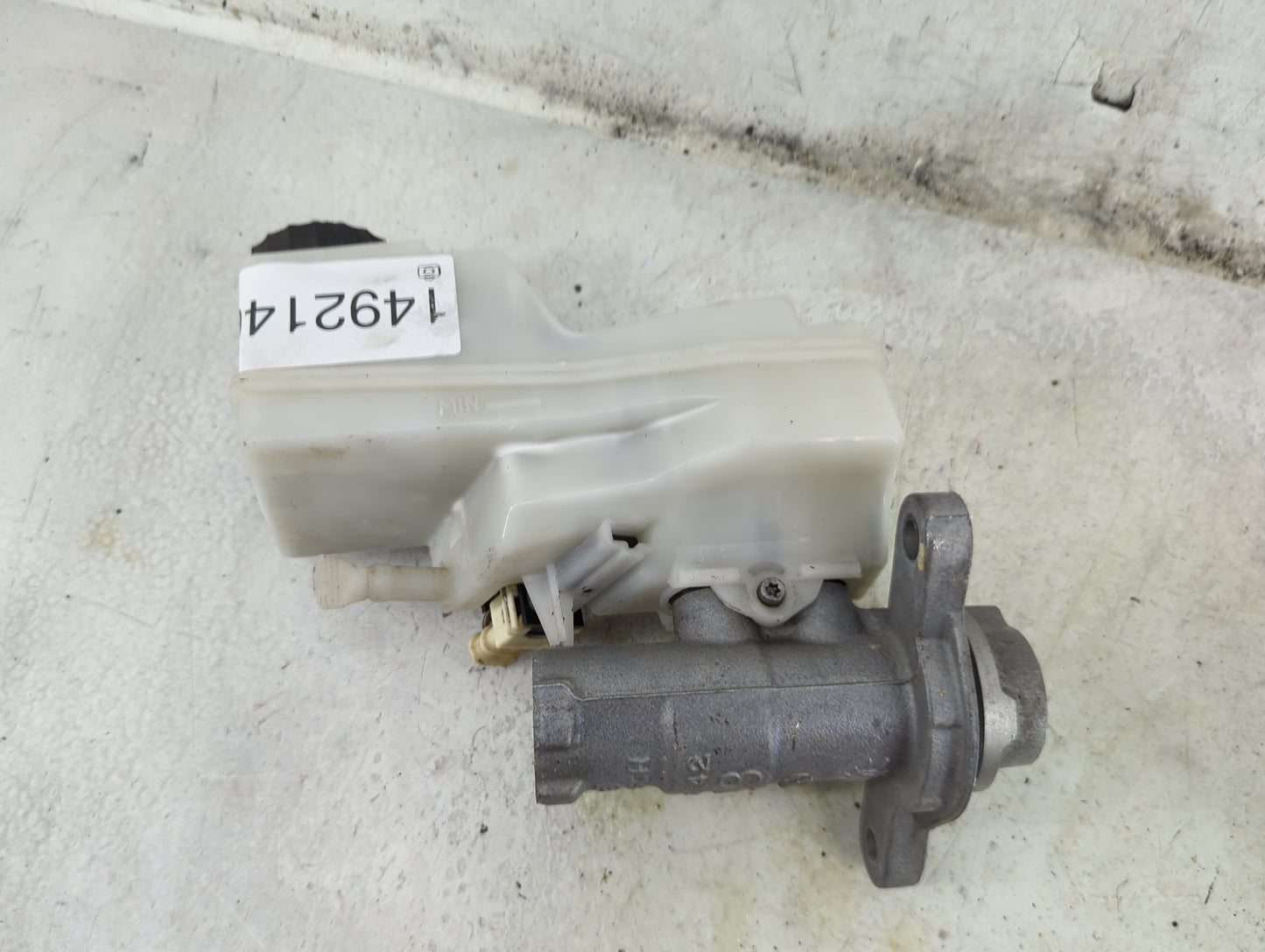Toyota Corolla Brake Master Cylinder 1492146 - Oemusedautoparts1.com