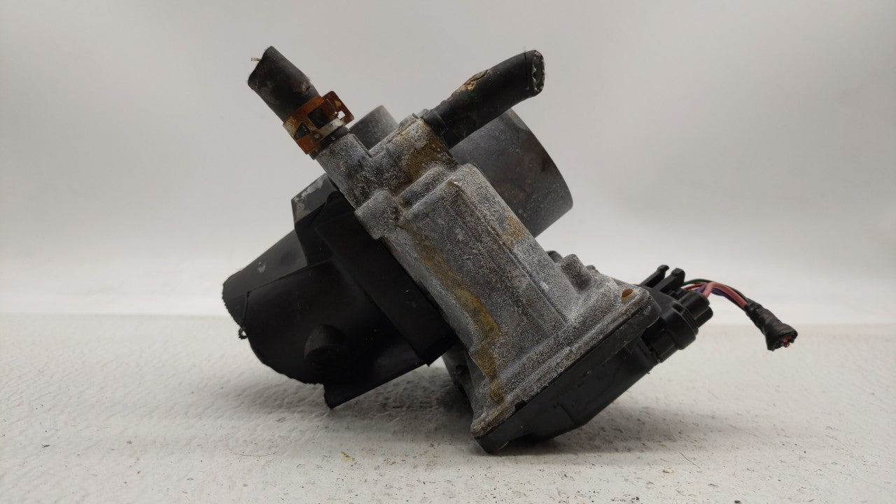 2011-2018 Toyota Corolla Throttle Body P/N:22030-0T080 Fits Fits 2011 2012 2013 2014 2015 2016 2017 2018 OEM Used Auto Parts
