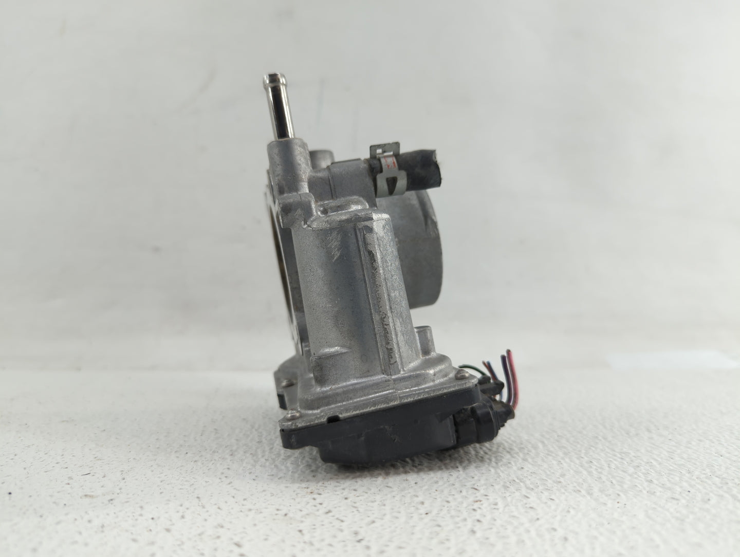 2011-2018 Toyota Corolla Throttle Body P/N:22030-0T080 Fits Fits 2011 2012 2013 2014 2015 2016 2017 2018 OEM Used Auto Parts