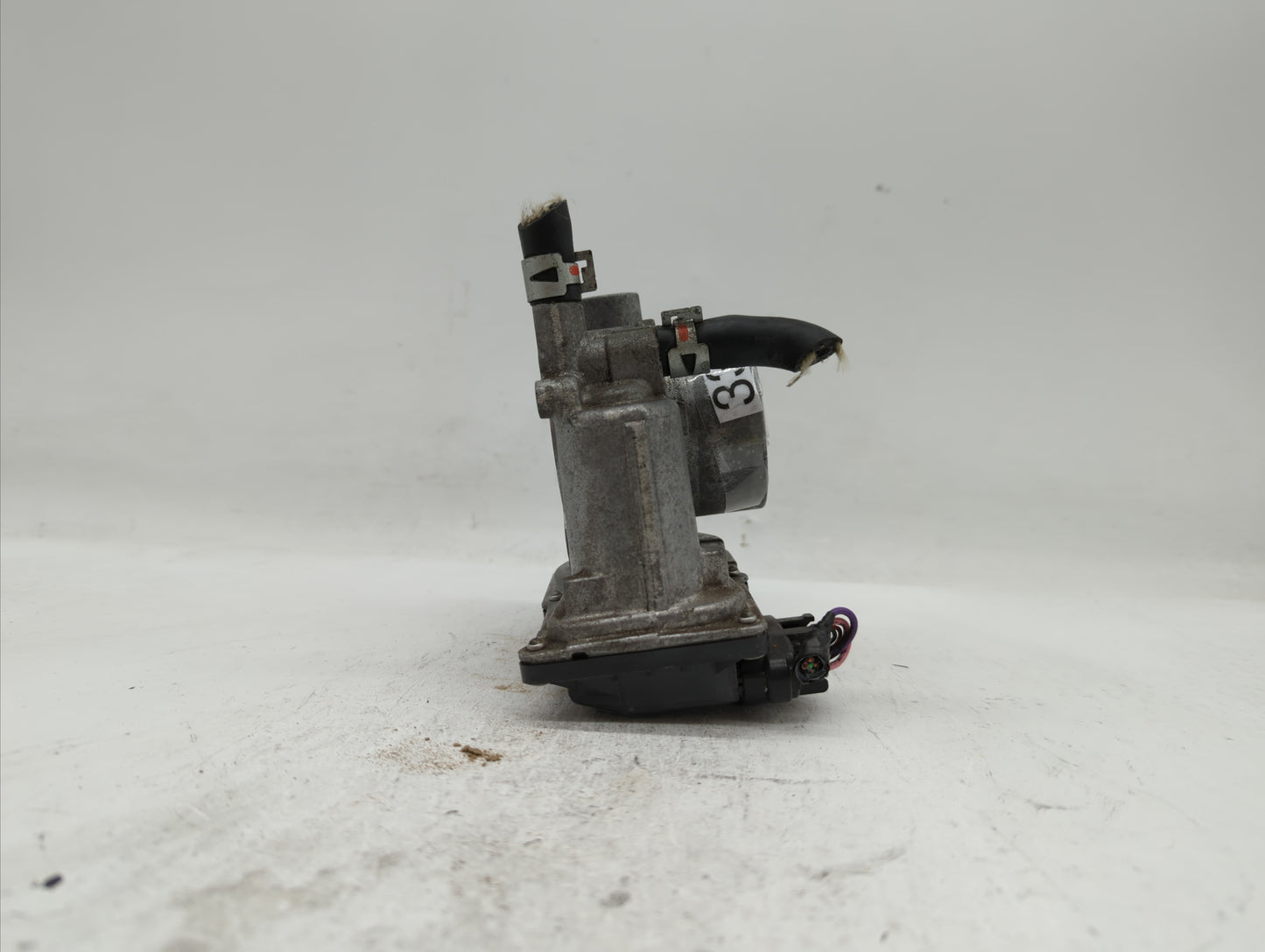 2011-2019 Toyota Corolla Throttle Body P/N:22030-0T080 Fits Fits 2011 2012 2013 2014 2015 2016 2017 2018 2019 OEM Used Auto 