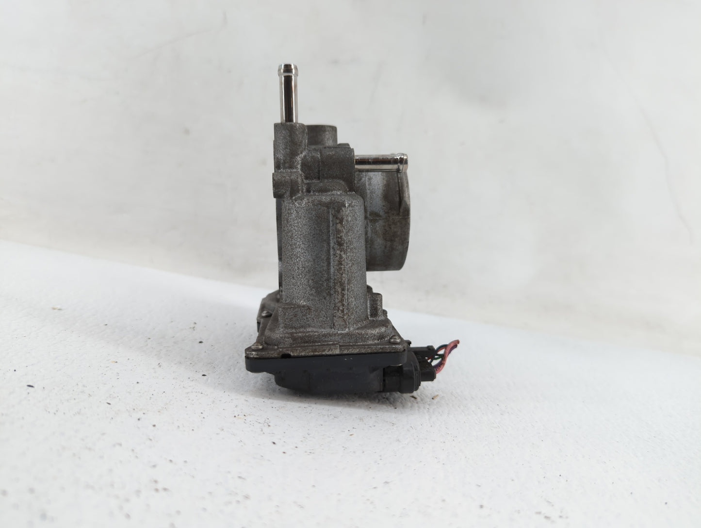 2011-2018 Toyota Corolla Throttle Body P/N:22030-0T080 Fits Fits 2011 2012 2013 2014 2015 2016 2017 2018 OEM Used Auto Parts