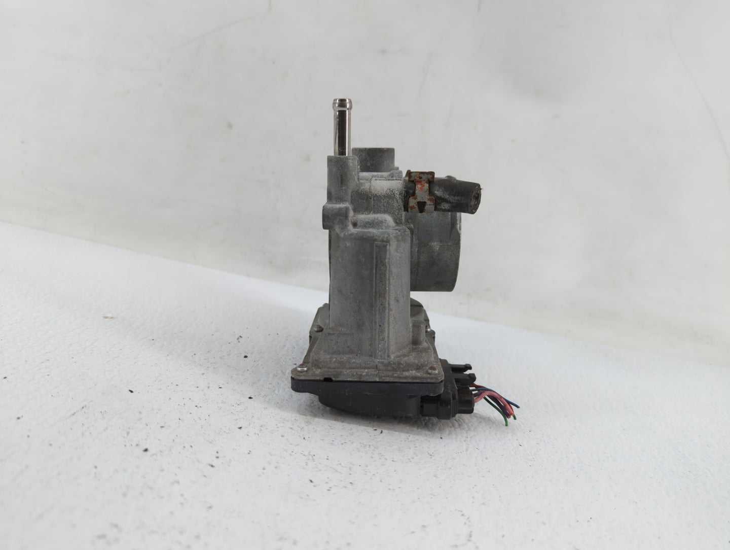 2011-2018 Toyota Corolla Throttle Body P/N:22030-0T080 Fits Fits 2011 2012 2013 2014 2015 2016 2017 2018 OEM Used Auto Parts