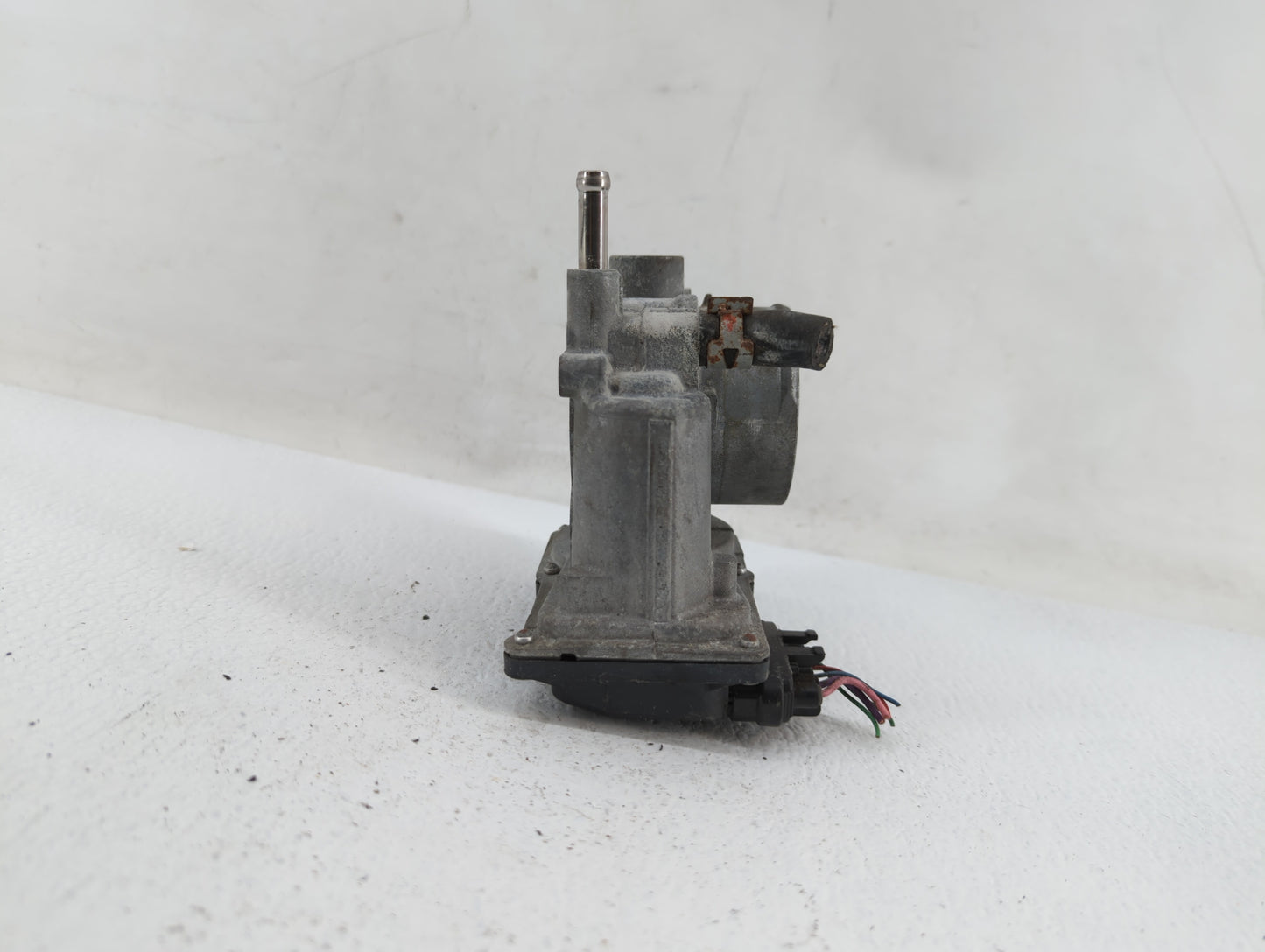 2011-2018 Toyota Corolla Throttle Body P/N:22030-0T080 Fits Fits 2011 2012 2013 2014 2015 2016 2017 2018 OEM Used Auto Parts