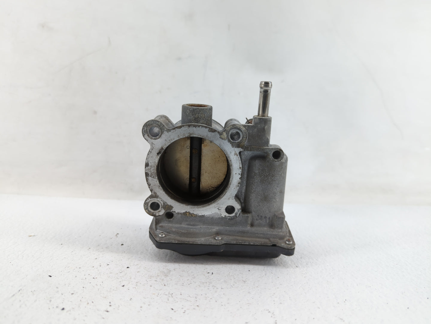 2011-2018 Toyota Corolla Throttle Body P/N:22030-0T080 Fits Fits 2011 2012 2013 2014 2015 2016 2017 2018 OEM Used Auto Parts