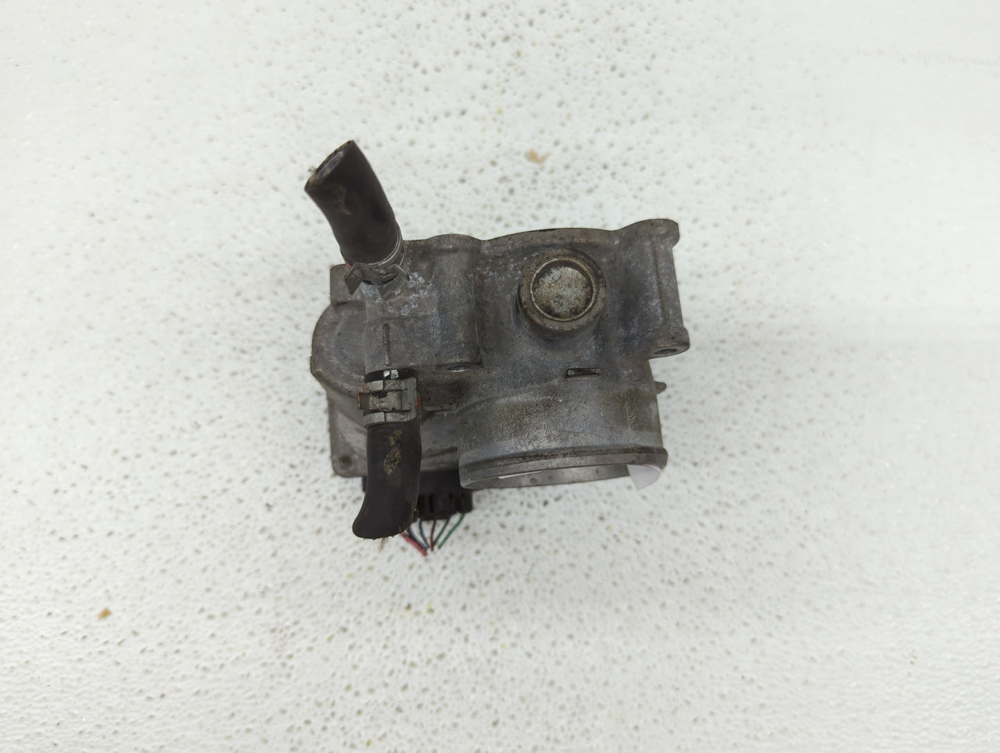 2011-2018 Toyota Corolla Throttle Body P/N:22030-0T080 Fits Fits 2011 2012 2013 2014 2015 2016 2017 2018 OEM Used Auto Parts