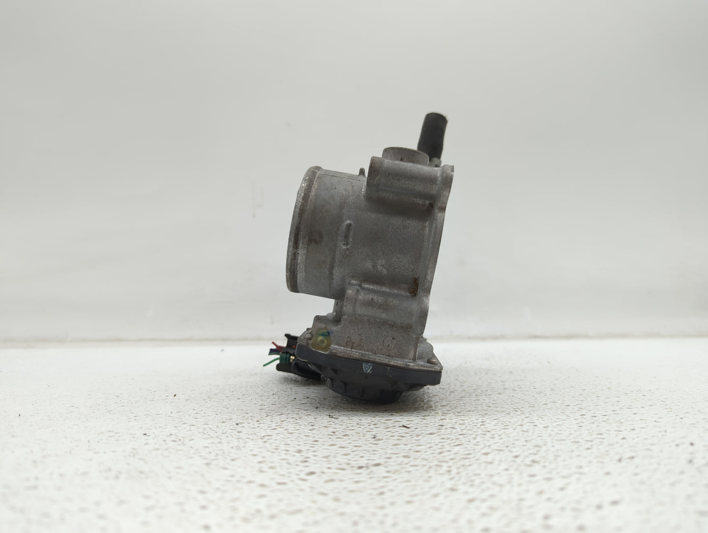 2011-2018 Toyota Corolla Throttle Body P/N:22030-0T080 Fits Fits 2011 2012 2013 2014 2015 2016 2017 2018 OEM Used Auto Parts