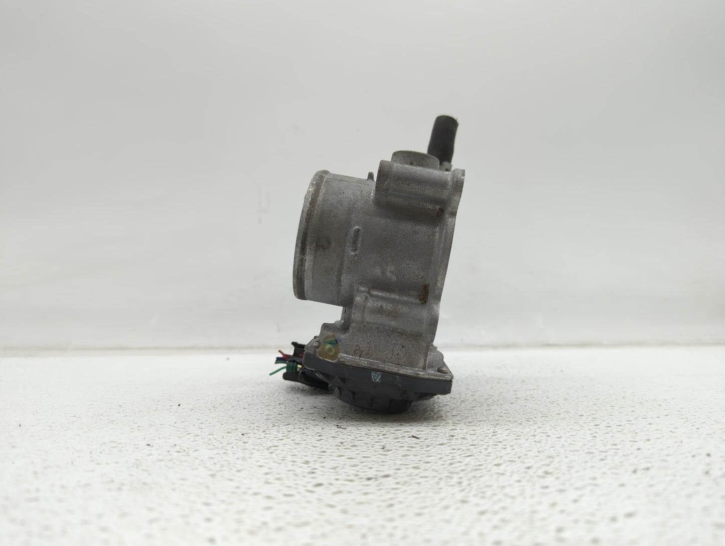 2011-2018 Toyota Corolla Throttle Body P/N:22030-0T080 Fits Fits 2011 2012 2013 2014 2015 2016 2017 2018 OEM Used Auto Parts