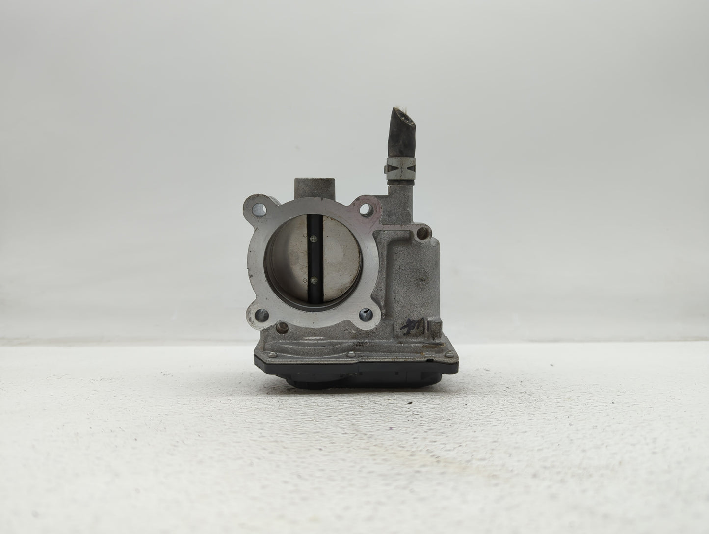 2011-2018 Toyota Corolla Throttle Body P/N:22030-0T080 Fits Fits 2011 2012 2013 2014 2015 2016 2017 2018 OEM Used Auto Parts