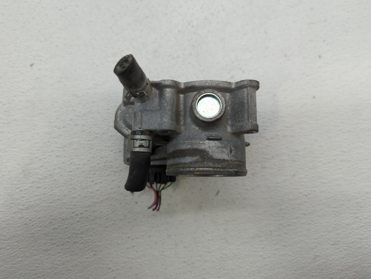 2011-2018 Toyota Corolla Throttle Body P/N:22030-0T080 Fits Fits 2011 2012 2013 2014 2015 2016 2017 2018 OEM Used Auto Parts