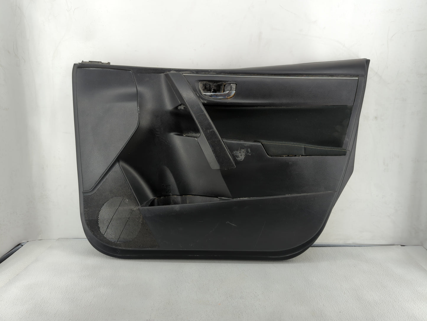 2018 Toyota Corolla Front Right Passenger Interior Door Panel Trim - Oemusedautoparts1.com