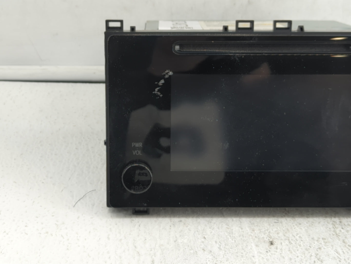 2017-2018 Toyota Corolla Am Fm Cd Player Radio Receiver - Oemusedautoparts1.com
