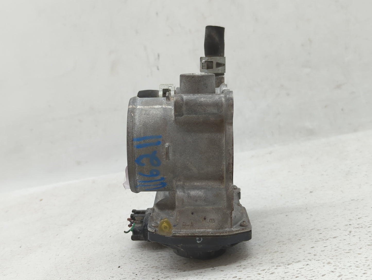 2011-2019 Toyota Corolla Throttle Body P/N:22030-0T080 Fits Fits 2011 2012 2013 2014 2015 2016 2017 2018 2019 OEM Used Auto 