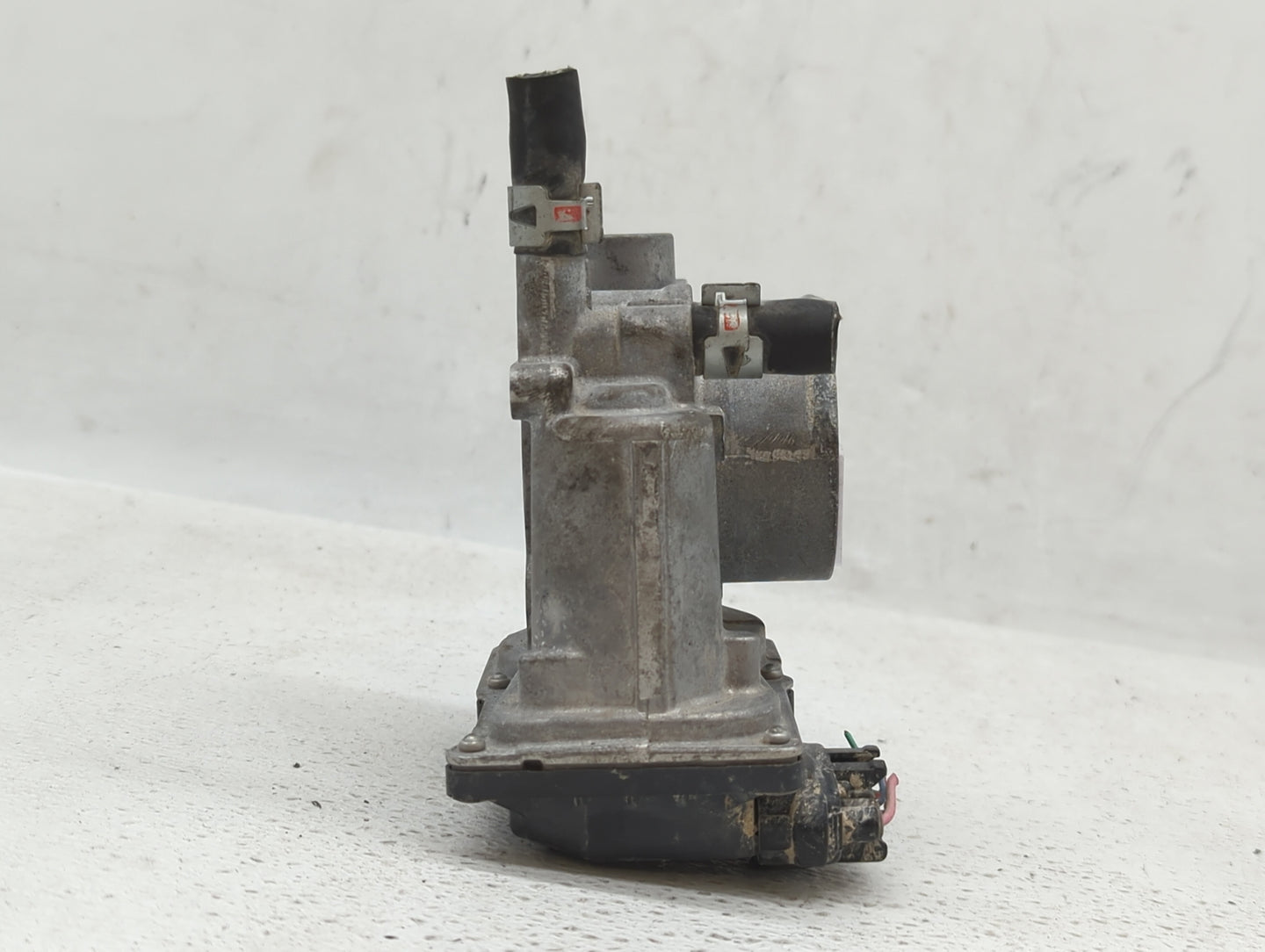 2011-2019 Toyota Corolla Throttle Body P/N:22030-0T080 Fits Fits 2011 2012 2013 2014 2015 2016 2017 2018 2019 OEM Used Auto 