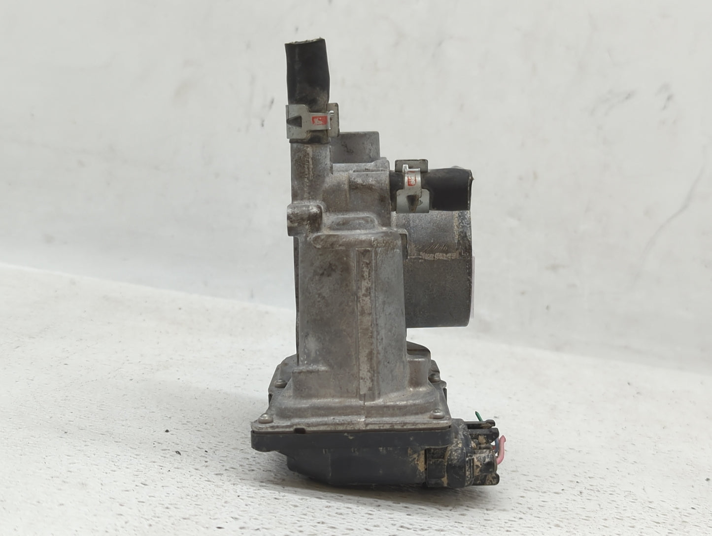 2011-2019 Toyota Corolla Throttle Body P/N:22030-0T080 Fits Fits 2011 2012 2013 2014 2015 2016 2017 2018 2019 OEM Used Auto 