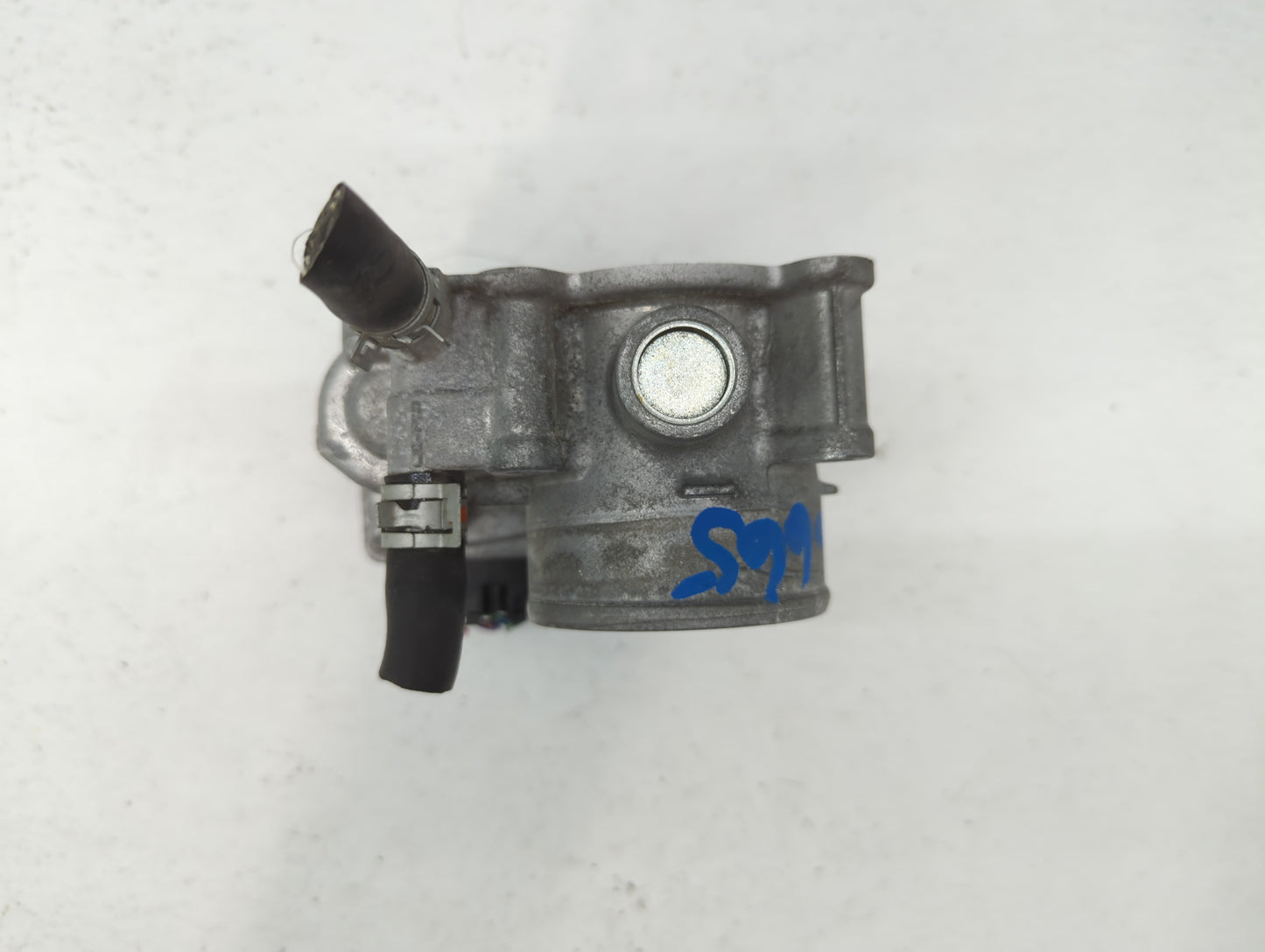 2011-2019 Toyota Corolla Throttle Body P/N:22030-0T080 Fits Fits 2011 2012 2013 2014 2015 2016 2017 2018 2019 OEM Used Auto 