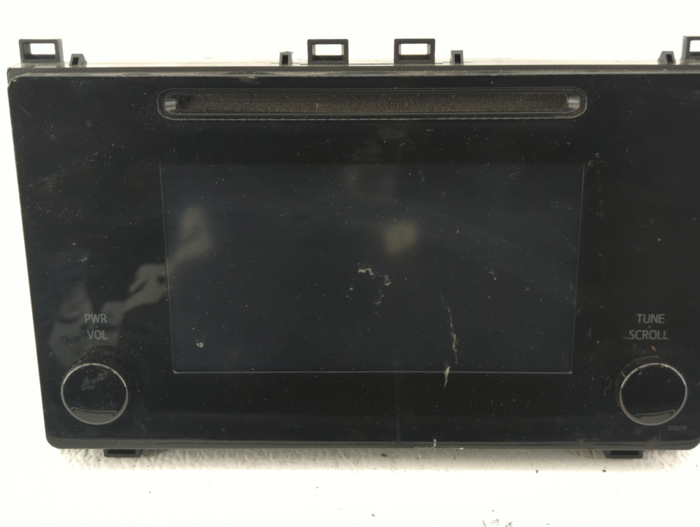 2017-2019 Toyota Corolla Am Fm Cd Player Radio Receiver - Oemusedautoparts1.com