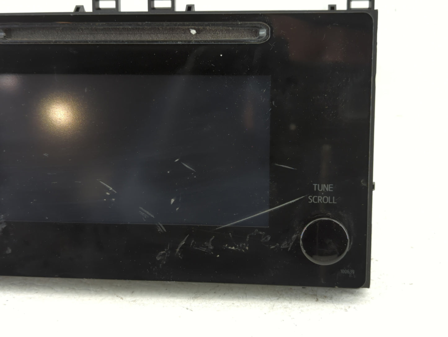 2017-2019 Toyota Corolla Am Fm Cd Player Radio Receiver - Oemusedautoparts1.com