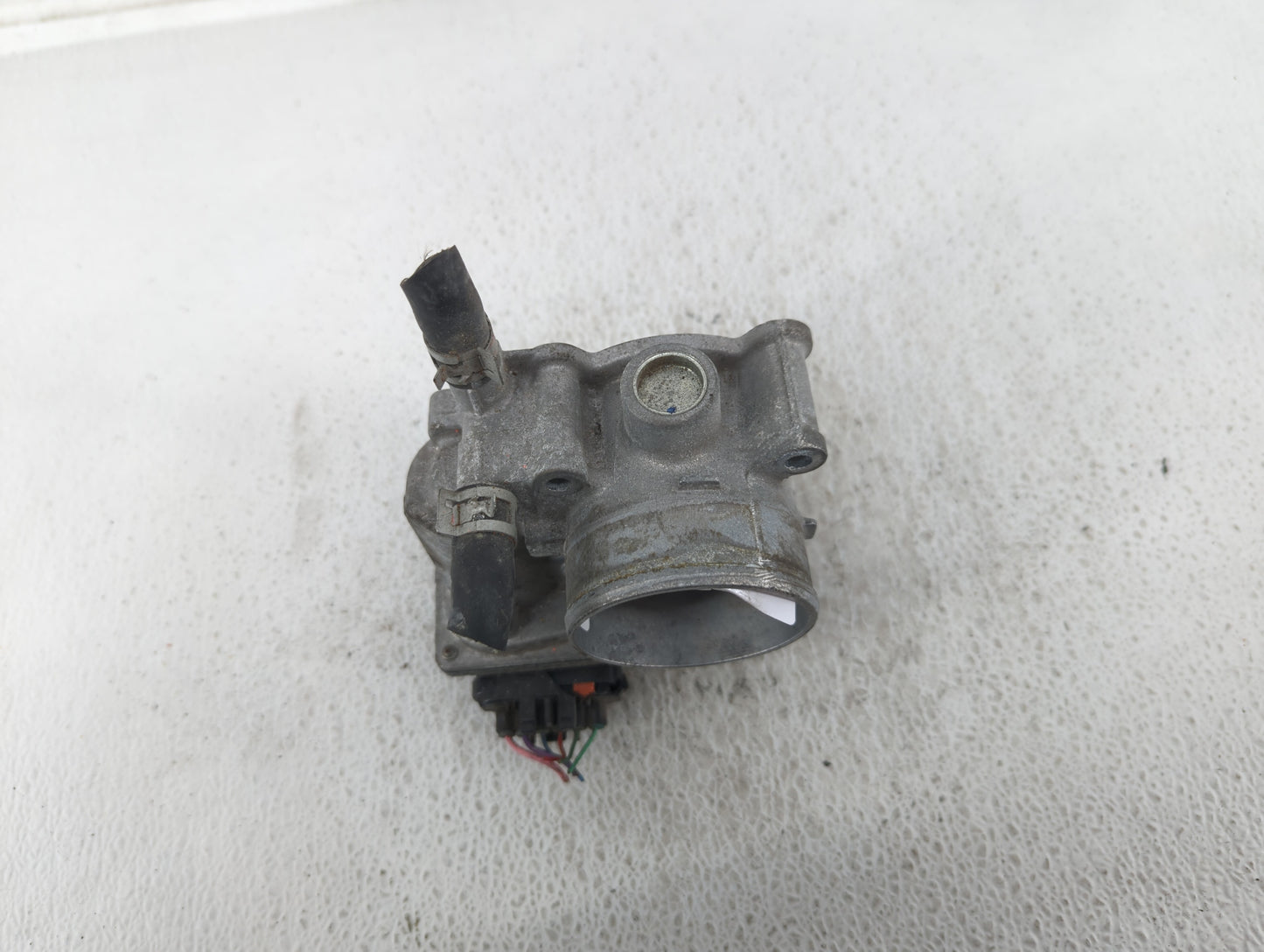 2011-2019 Toyota Corolla Throttle Body P/N:22030-0T080 Fits Fits 2011 2012 2013 2014 2015 2016 2017 2018 2019 OEM Used Auto 