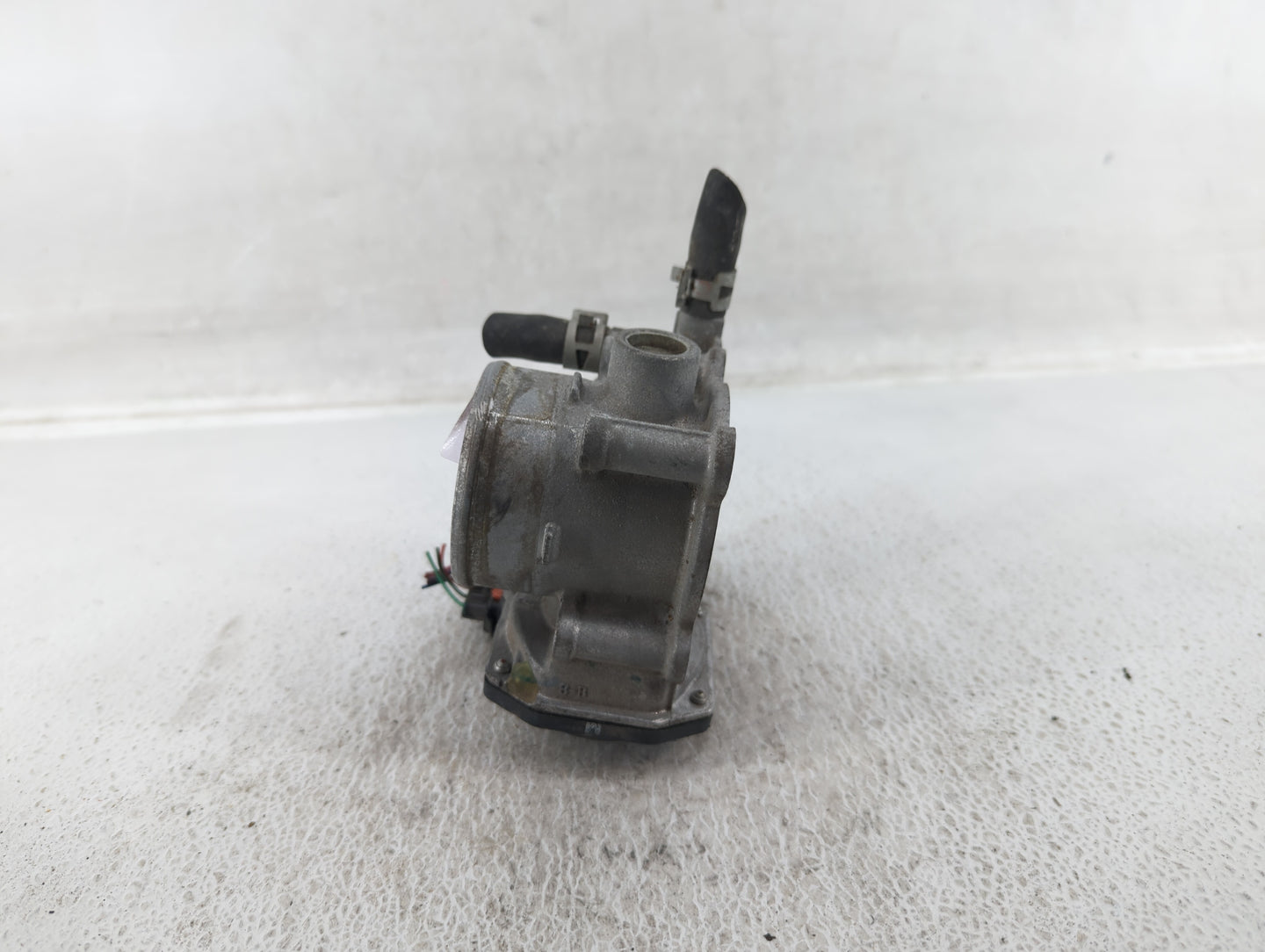 2011-2019 Toyota Corolla Throttle Body P/N:22030-0T080 Fits Fits 2011 2012 2013 2014 2015 2016 2017 2018 2019 OEM Used Auto 