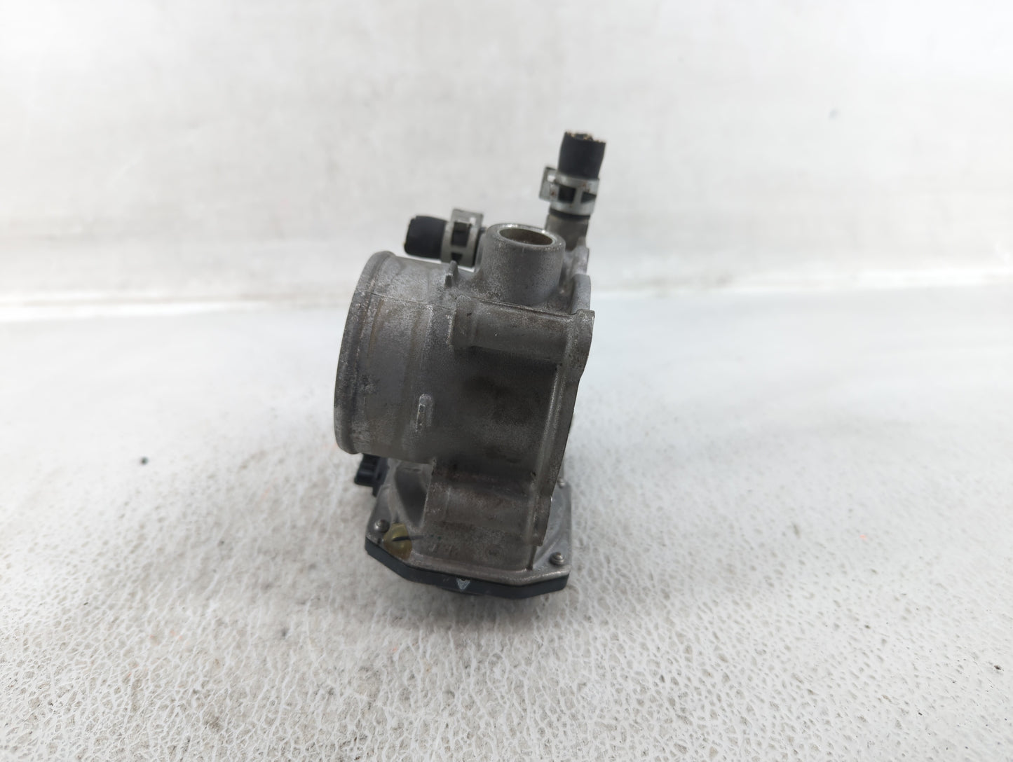 2011-2019 Toyota Corolla Throttle Body P/N:22030-0T080 Fits Fits 2011 2012 2013 2014 2015 2016 2017 2018 2019 OEM Used Auto 