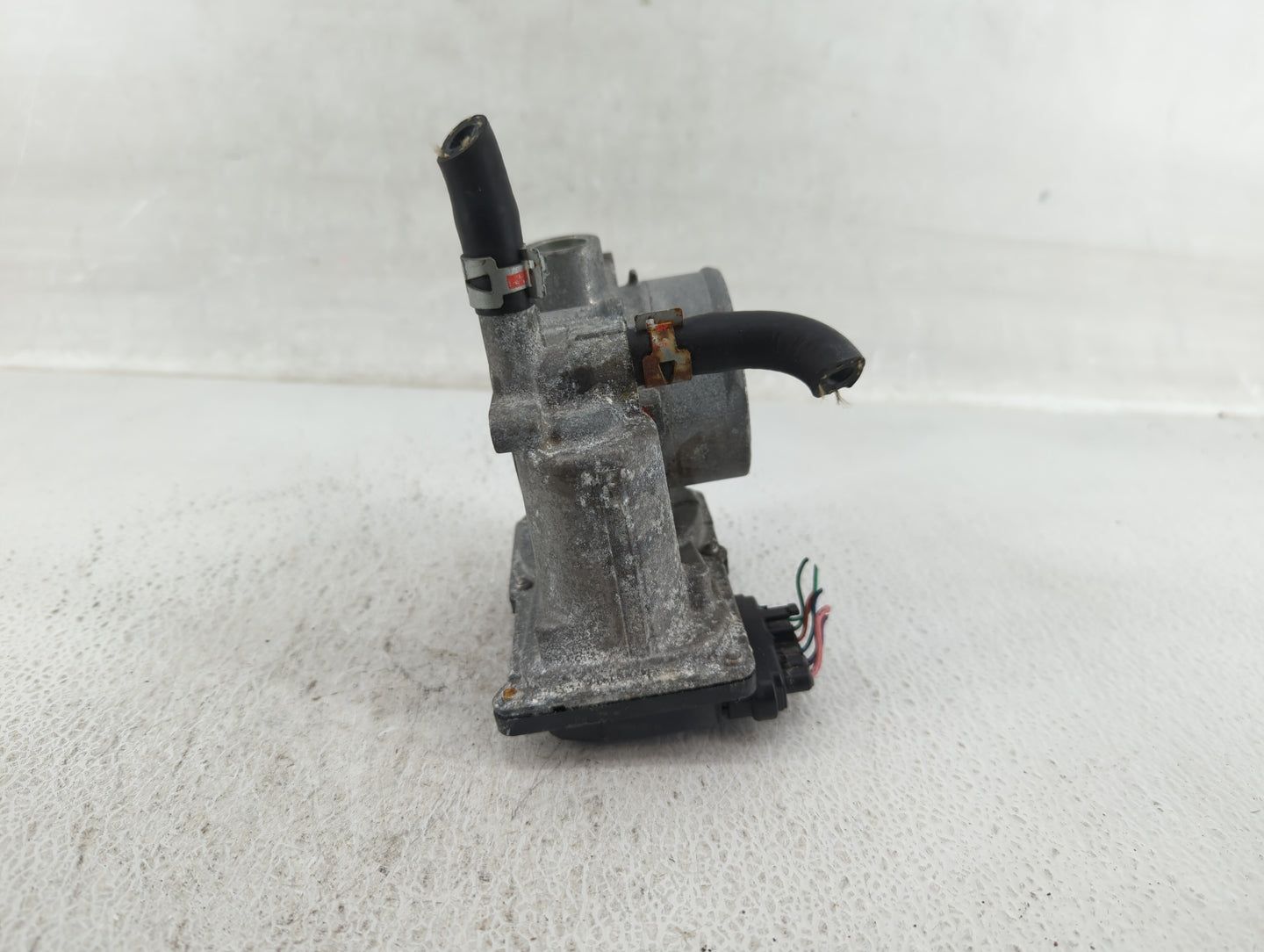 2011-2019 Toyota Corolla Throttle Body P/N:22030-0T080 Fits Fits 2011 2012 2013 2014 2015 2016 2017 2018 2019 OEM Used Auto 