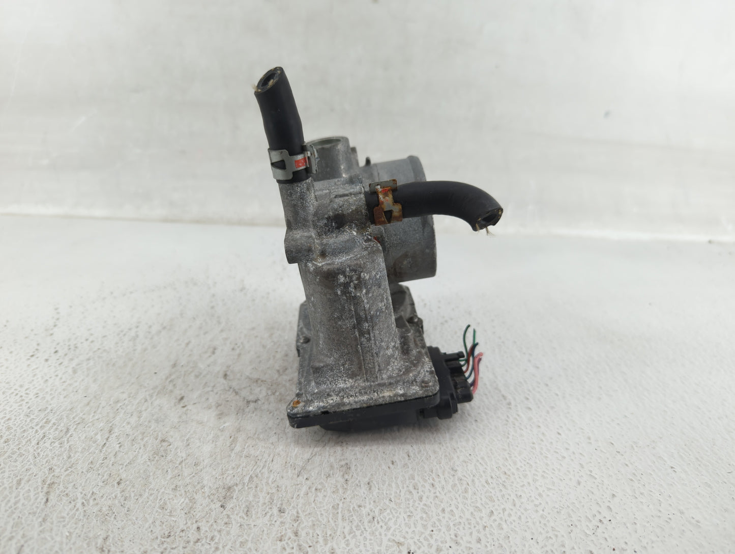 2011-2019 Toyota Corolla Throttle Body P/N:22030-0T080 Fits Fits 2011 2012 2013 2014 2015 2016 2017 2018 2019 OEM Used Auto 
