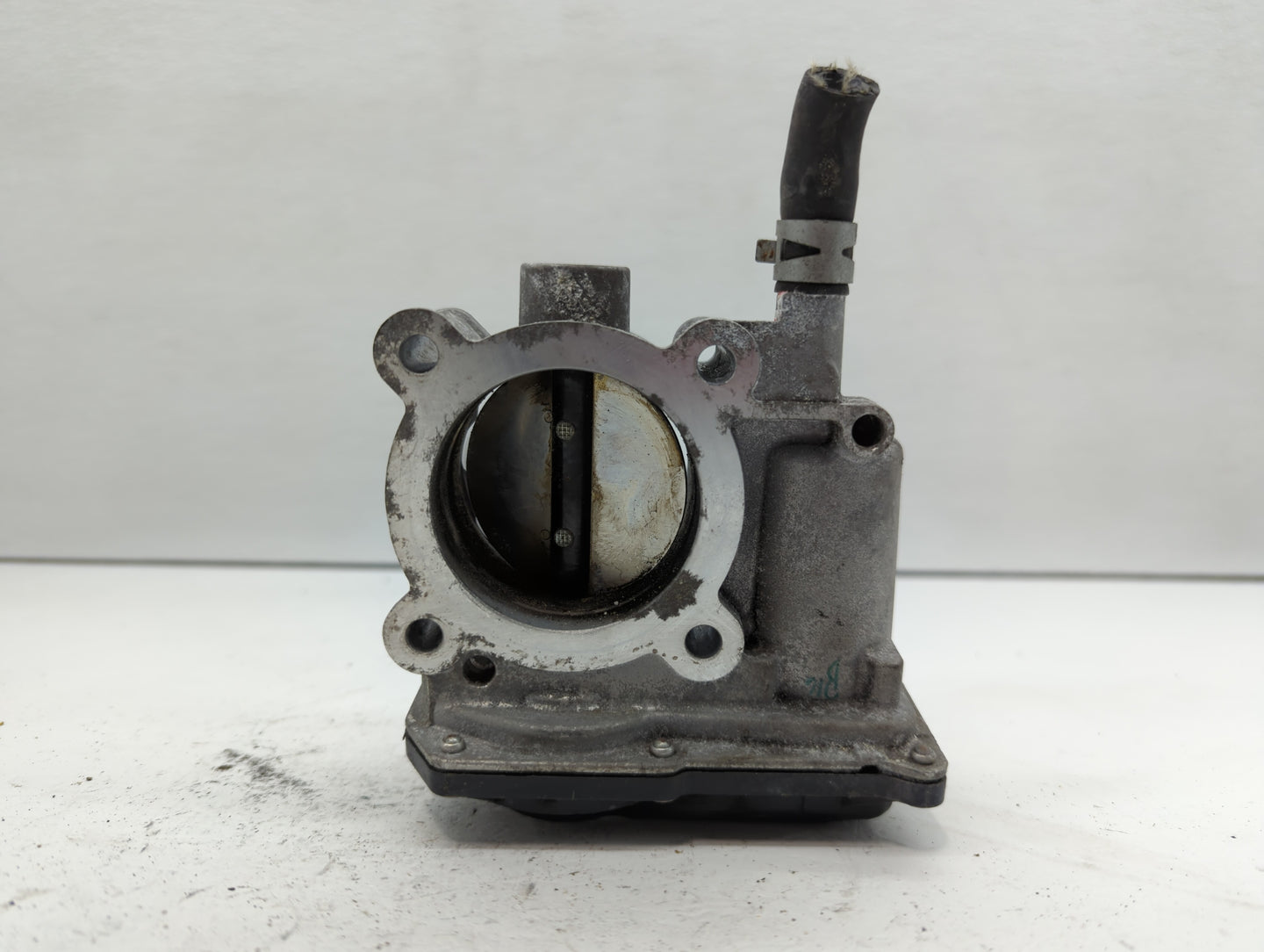 2011-2019 Toyota Corolla Throttle Body P/N:22030-0T080 Fits Fits 2011 2012 2013 2014 2015 2016 2017 2018 2019 OEM Used Auto 