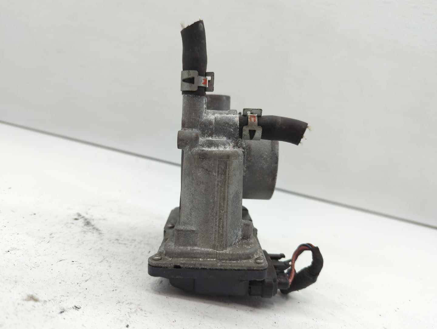 2011-2019 Toyota Corolla Throttle Body P/N:22030-0T080 Fits Fits 2011 2012 2013 2014 2015 2016 2017 2018 2019 OEM Used Auto 