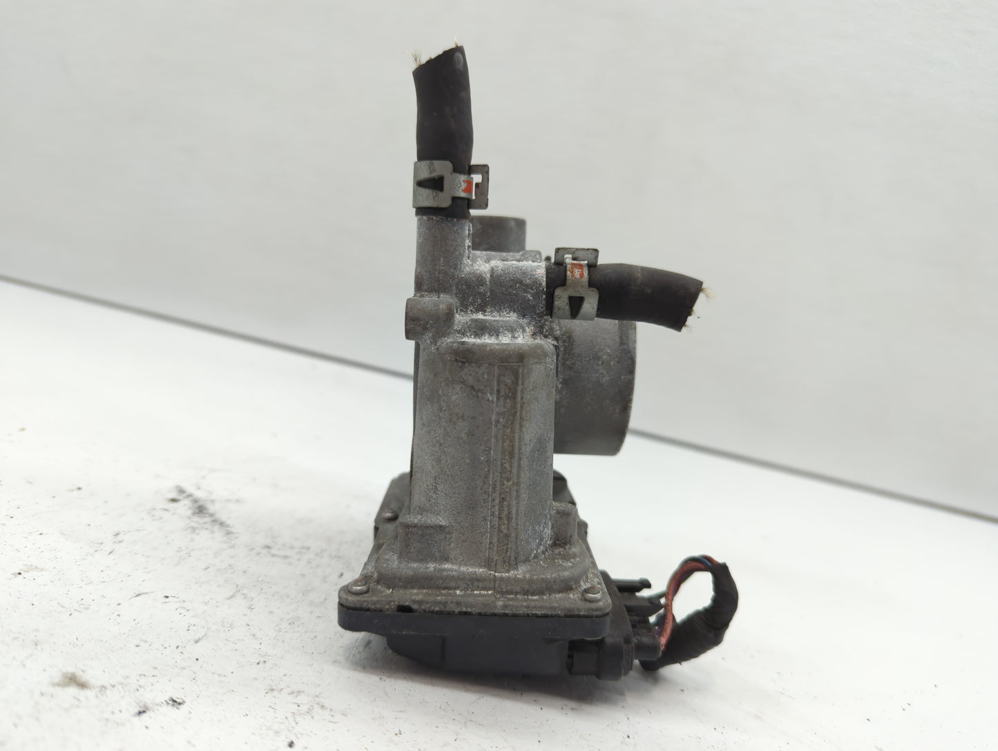2011-2019 Toyota Corolla Throttle Body P/N:22030-0T080 Fits Fits 2011 2012 2013 2014 2015 2016 2017 2018 2019 OEM Used Auto 