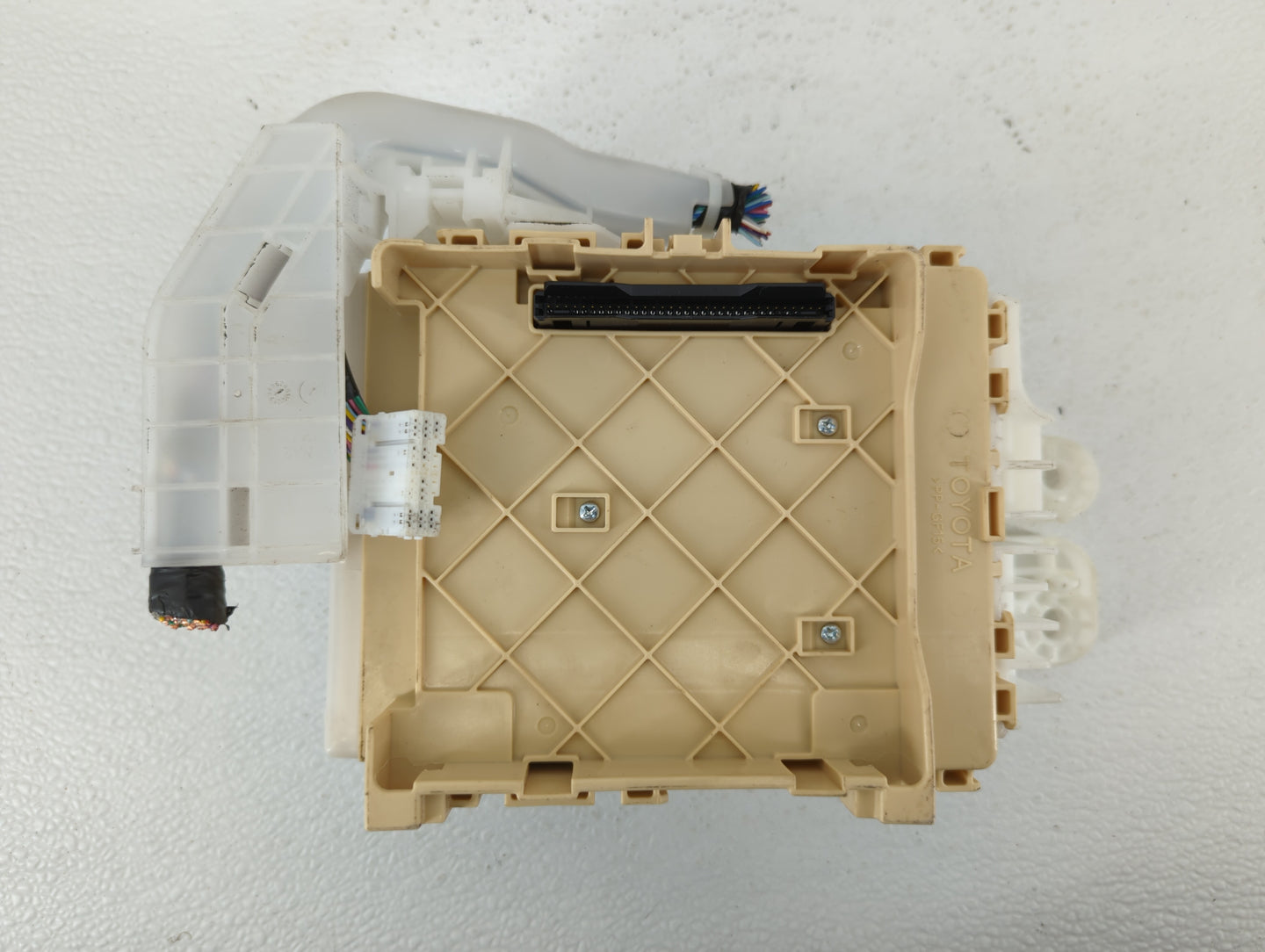2018 Toyota Corolla Fusebox Fuse Box Panel Relay Module P/N:82730-02F41 82730-02F40, 82730-02G60, 82730-02G61, 82662-02660 F
