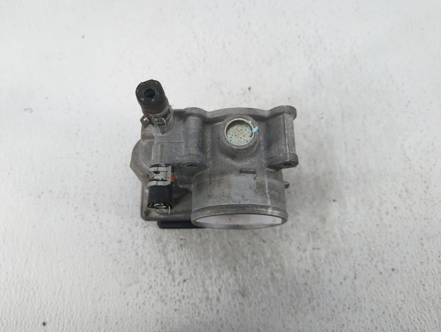 2011-2019 Toyota Corolla Throttle Body P/N:22030-0T080 Fits Fits 2011 2012 2013 2014 2015 2016 2017 2018 2019 OEM Used Auto 