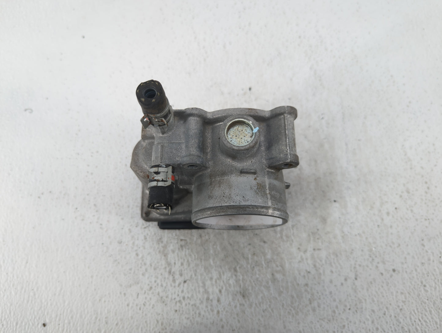 2011-2019 Toyota Corolla Throttle Body P/N:22030-0T080 Fits Fits 2011 2012 2013 2014 2015 2016 2017 2018 2019 OEM Used Auto 