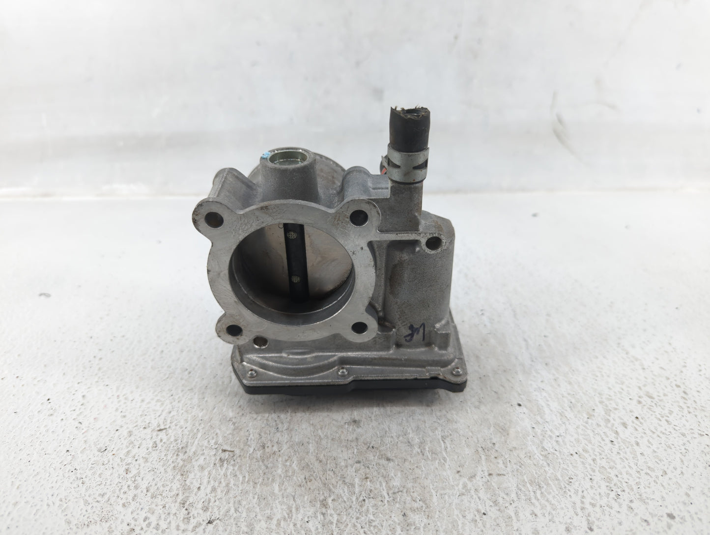 2011-2019 Toyota Corolla Throttle Body P/N:22030-0T080 Fits Fits 2011 2012 2013 2014 2015 2016 2017 2018 2019 OEM Used Auto 
