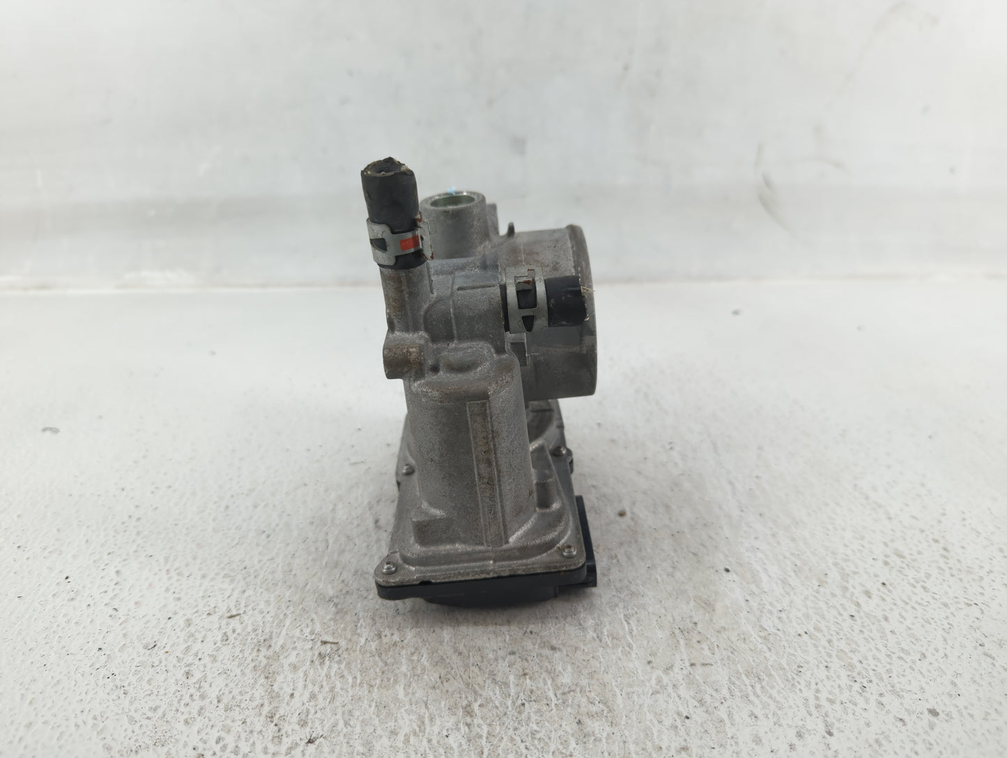 2011-2019 Toyota Corolla Throttle Body P/N:22030-0T080 Fits Fits 2011 2012 2013 2014 2015 2016 2017 2018 2019 OEM Used Auto 