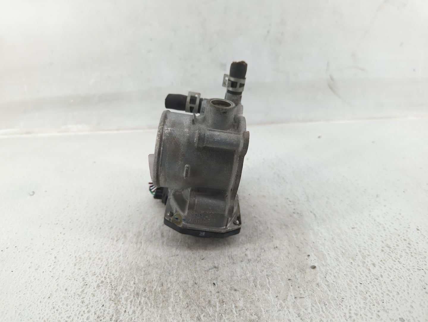 2011-2019 Toyota Corolla Throttle Body P/N:22030-0T080 Fits Fits 2011 2012 2013 2014 2015 2016 2017 2018 2019 OEM Used Auto 