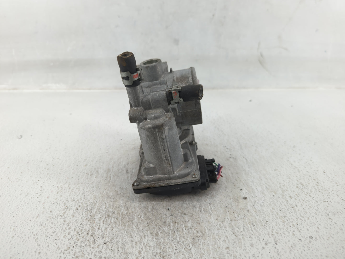 2011-2019 Toyota Corolla Throttle Body P/N:22030-0T080 Fits Fits 2011 2012 2013 2014 2015 2016 2017 2018 2019 OEM Used Auto 