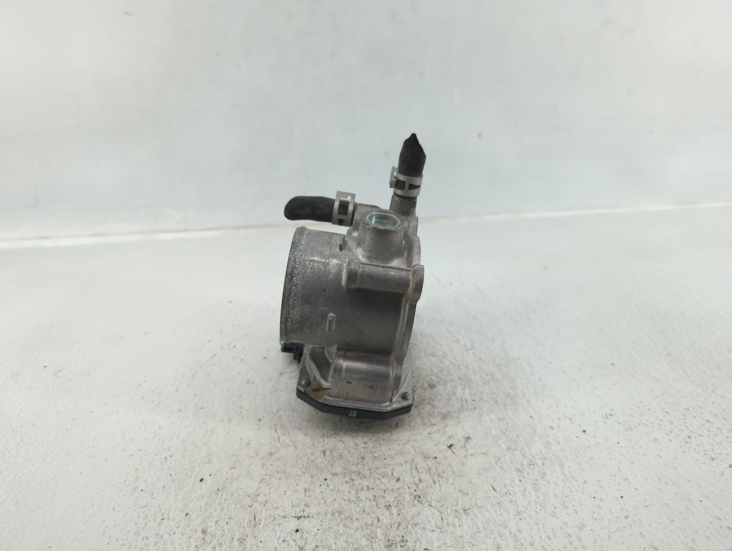 2011-2019 Toyota Corolla Throttle Body P/N:22030-0T080 Fits Fits 2011 2012 2013 2014 2015 2016 2017 2018 2019 OEM Used Auto 