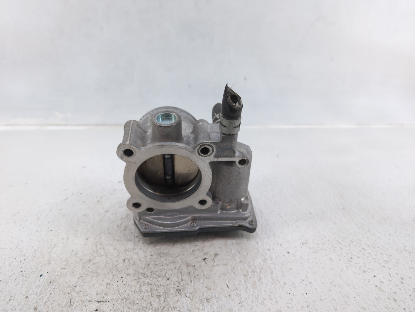 2011-2019 Toyota Corolla Throttle Body P/N:22030-0T080 Fits Fits 2011 2012 2013 2014 2015 2016 2017 2018 2019 OEM Used Auto 