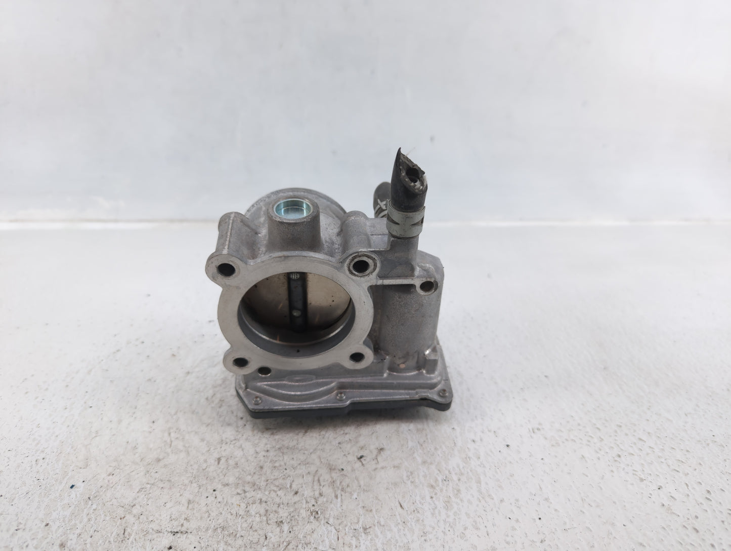 2011-2019 Toyota Corolla Throttle Body P/N:22030-0T080 Fits Fits 2011 2012 2013 2014 2015 2016 2017 2018 2019 OEM Used Auto 