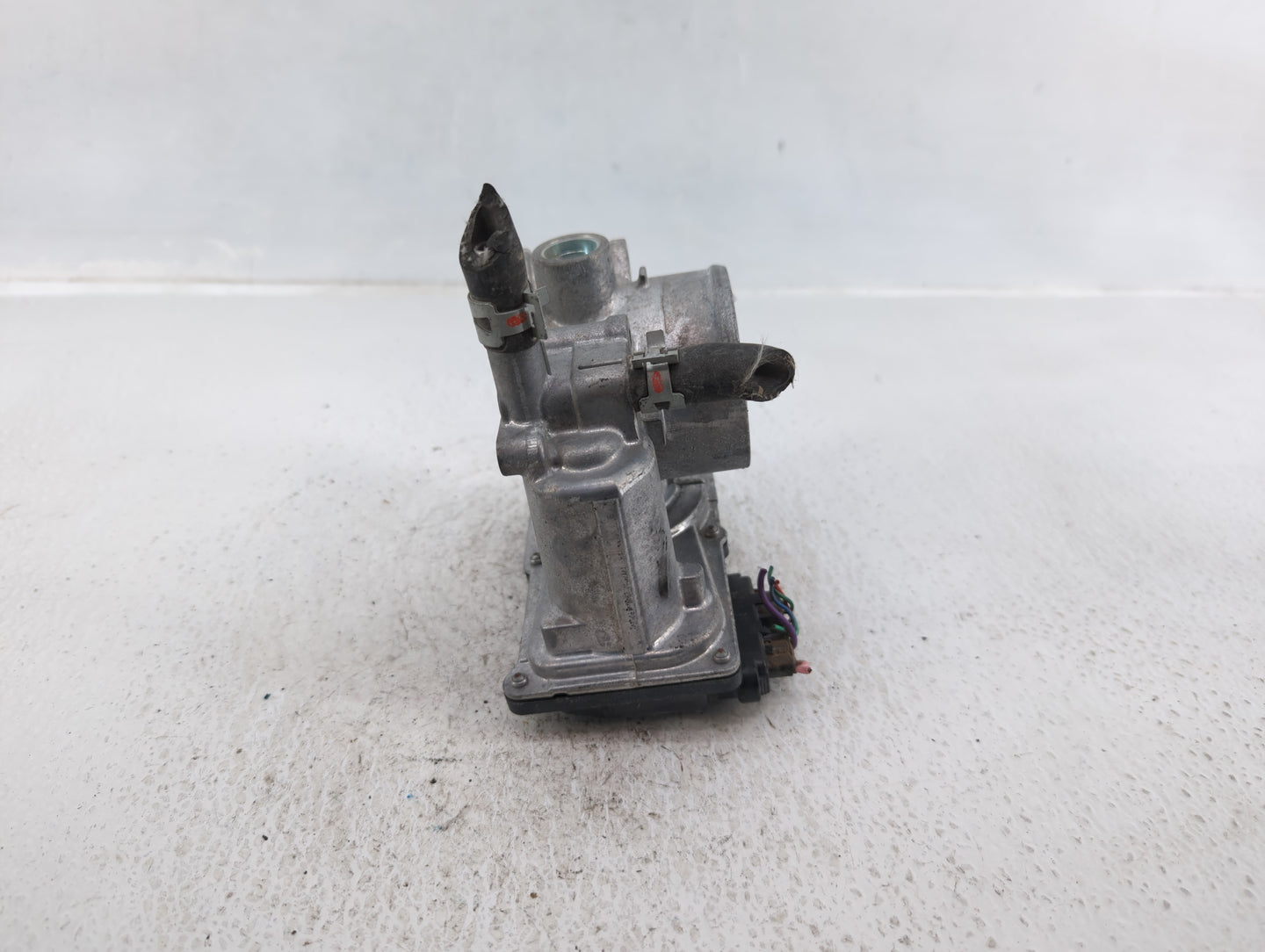 2011-2019 Toyota Corolla Throttle Body P/N:22030-0T080 Fits Fits 2011 2012 2013 2014 2015 2016 2017 2018 2019 OEM Used Auto 