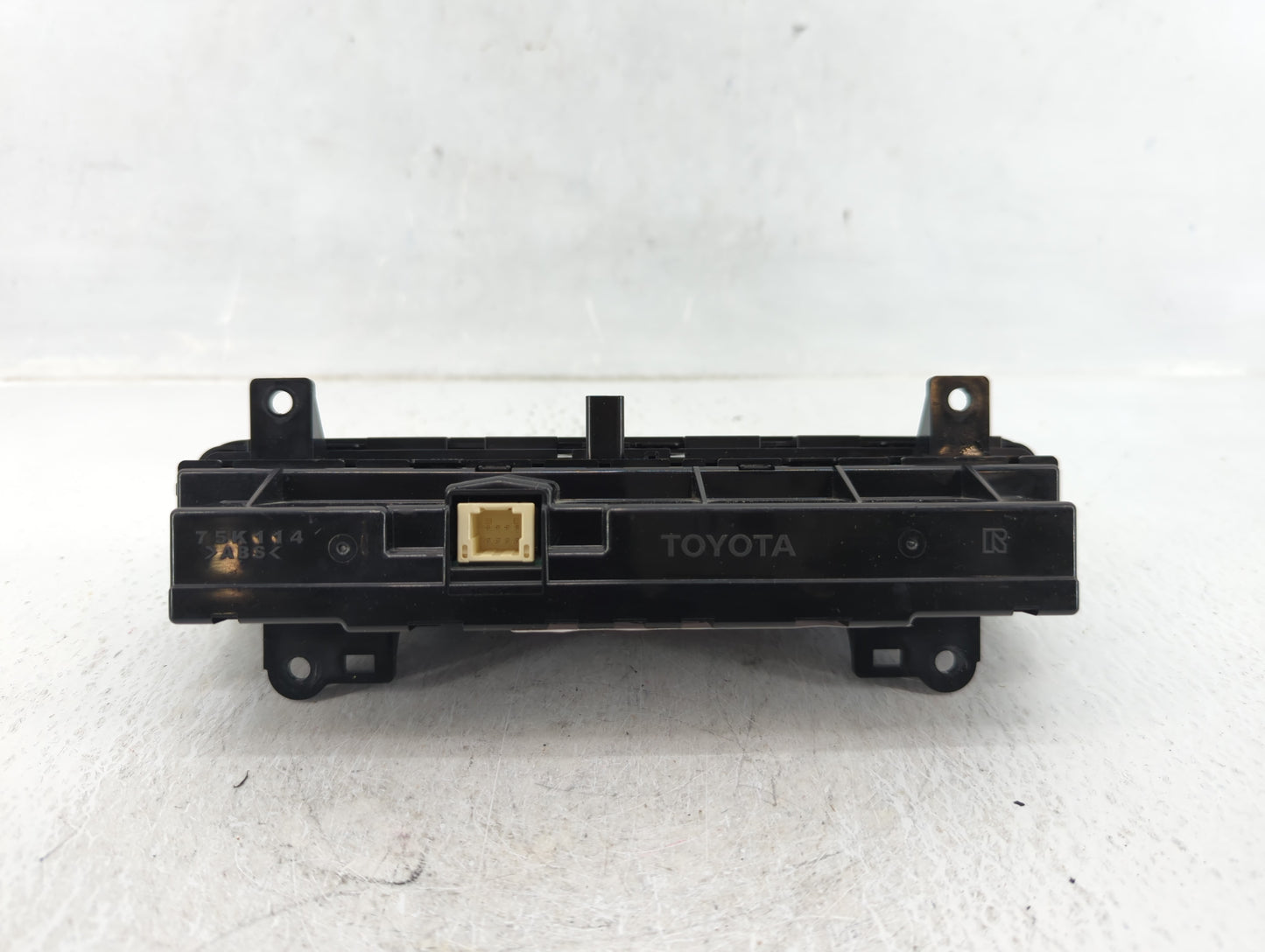 2017-2019 Toyota Corolla Climate Control Module Temperature AC/Heater Replacement P/N:55468-02060 Fits Fits 2017 2018 2019 O