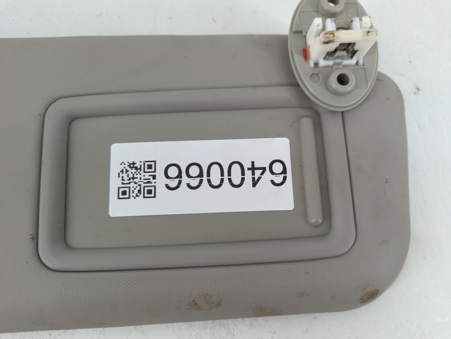 2017-2019 Toyota Corolla Sun Visor Shade Replacement Passenger Right Mirror Fits Fits 2017 2018 2019 OEM Used Auto Parts - O