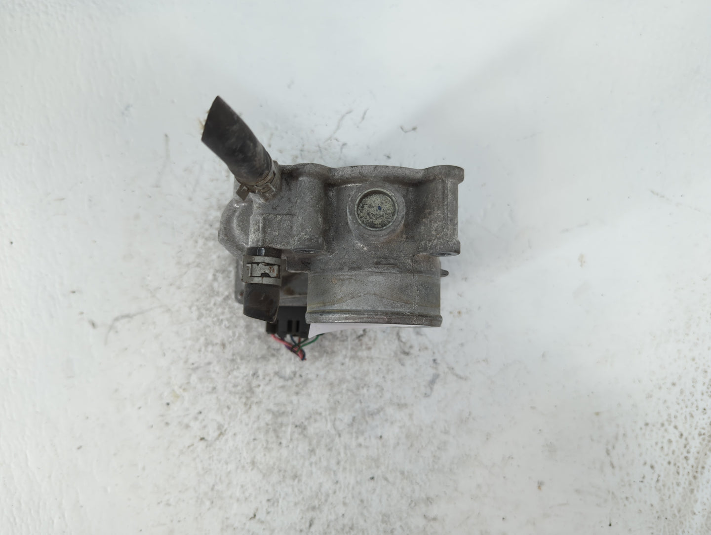 2011-2019 Toyota Corolla Throttle Body P/N:22030-0T080 Fits Fits 2011 2012 2013 2014 2015 2016 2017 2018 2019 OEM Used Auto 