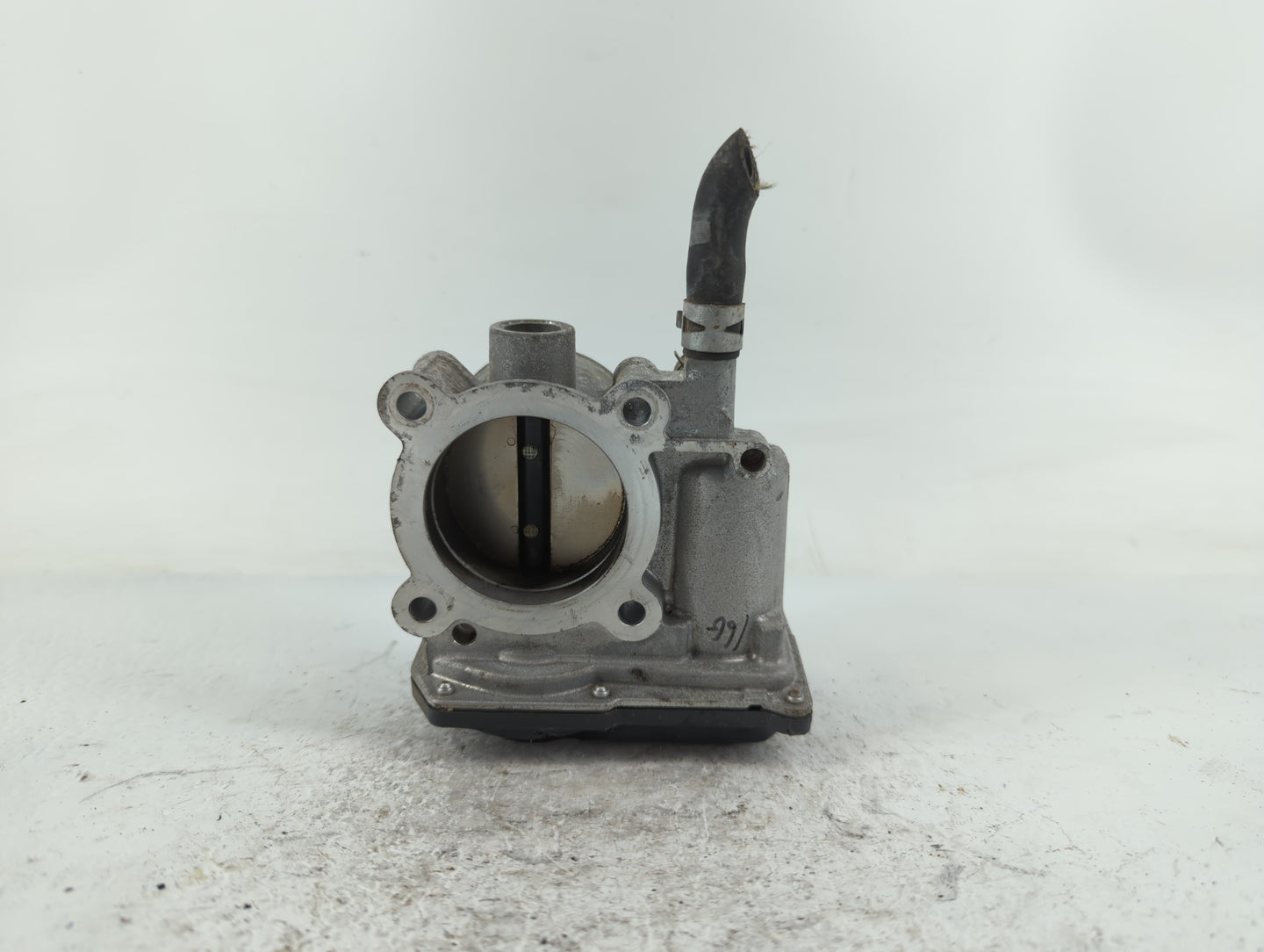 2011-2019 Toyota Corolla Throttle Body P/N:22030-0T080 Fits Fits 2011 2012 2013 2014 2015 2016 2017 2018 2019 OEM Used Auto 
