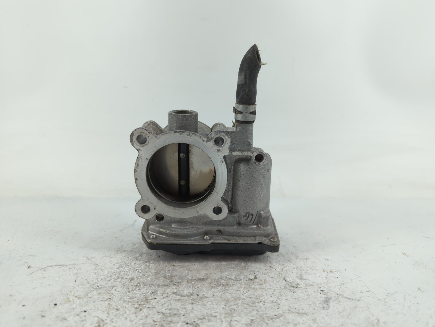 2011-2019 Toyota Corolla Throttle Body P/N:22030-0T080 Fits Fits 2011 2012 2013 2014 2015 2016 2017 2018 2019 OEM Used Auto 
