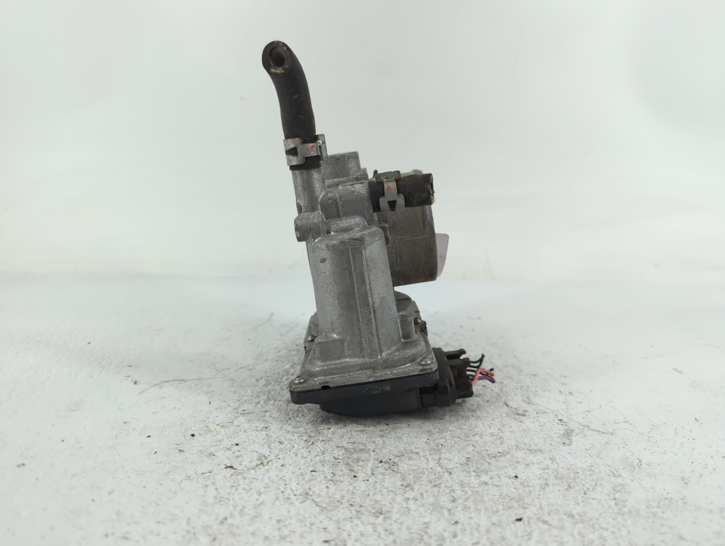 2011-2019 Toyota Corolla Throttle Body P/N:22030-0T080 Fits Fits 2011 2012 2013 2014 2015 2016 2017 2018 2019 OEM Used Auto 